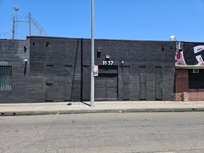 1537 E Washington Blvd, Los Angeles, CA à louer - Photo du bâtiment - Image 1 de 5