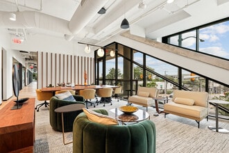 924 E 7th St, Austin, TX for lease Interior Photo- Image 2 of 14