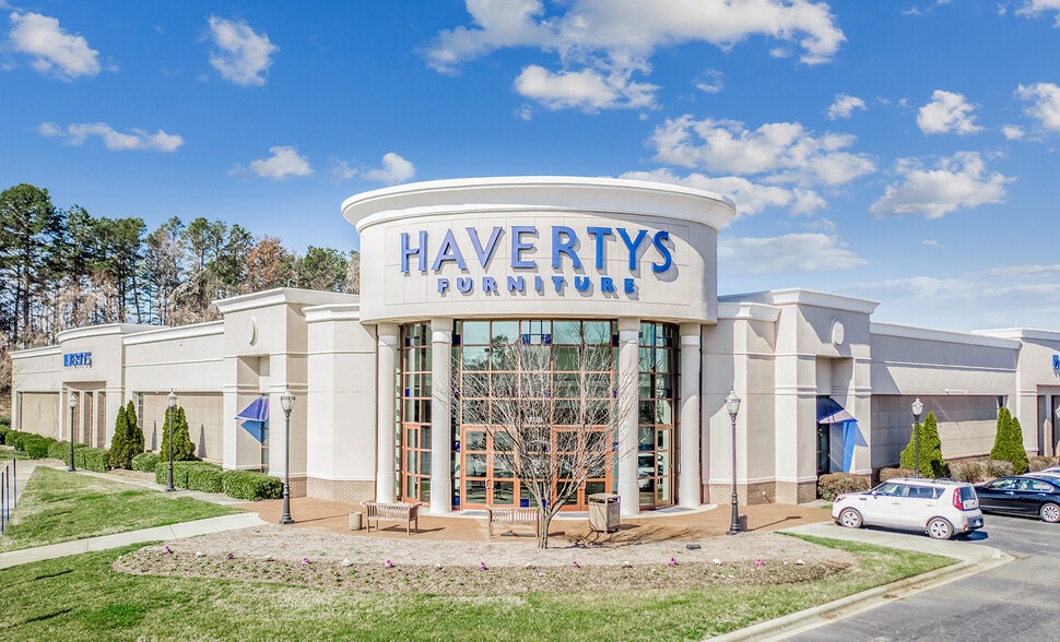 Diverse Net Lease Portfolio portfolio of 17 properties for sale on LoopNet.ca - Building Photo - Image 3 of 18