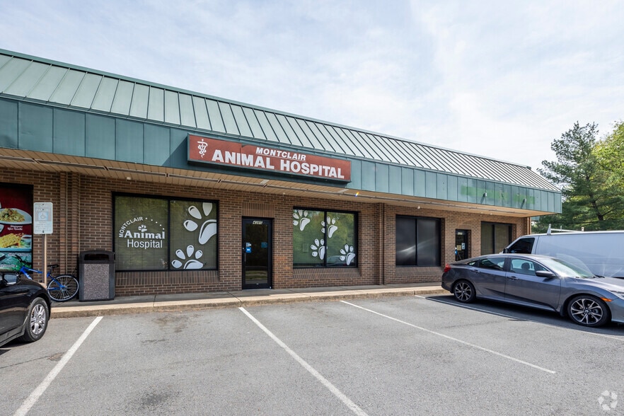 4371-4393 Kevin Walker Dr, Dumfries, VA for lease - Building Photo - Image 3 of 14