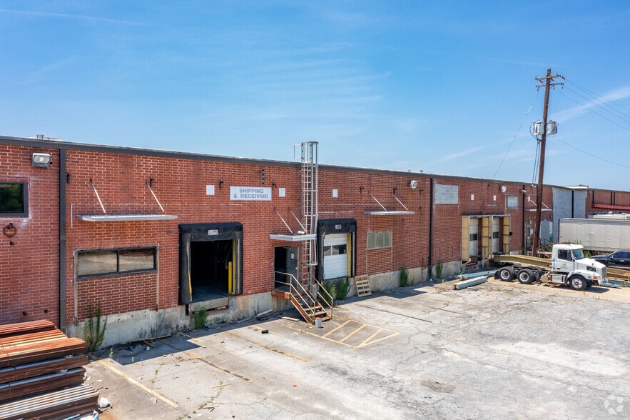 1335 Rockdale Industrial Blvd NW, Conyers, GA for lease - Building Photo - Image 2 of 7