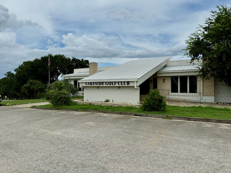 405 Watts Ln, Canyon Lake, TX for sale - Building Photo - Image 1 of 1