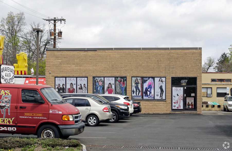 457 E 1st Ave, Roselle, NJ à louer - Photo du bâtiment - Image 3 de 24