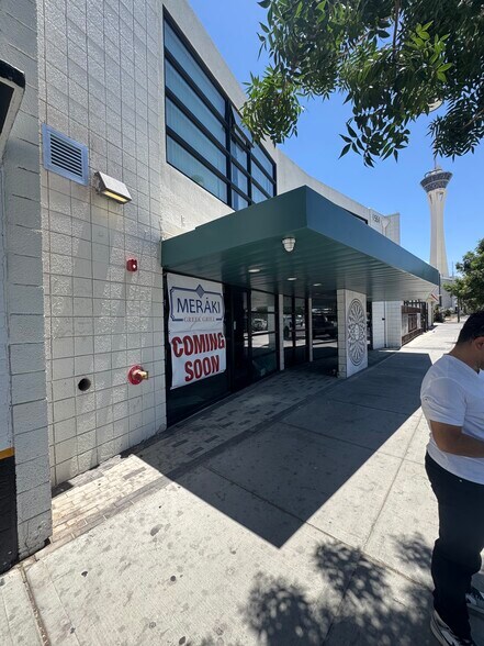 1551 S Commerce St, Las Vegas, NV à louer - Photo du bâtiment - Image 3 de 23