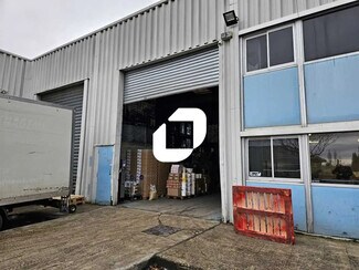 Plus de détails pour Local d'activités à louer