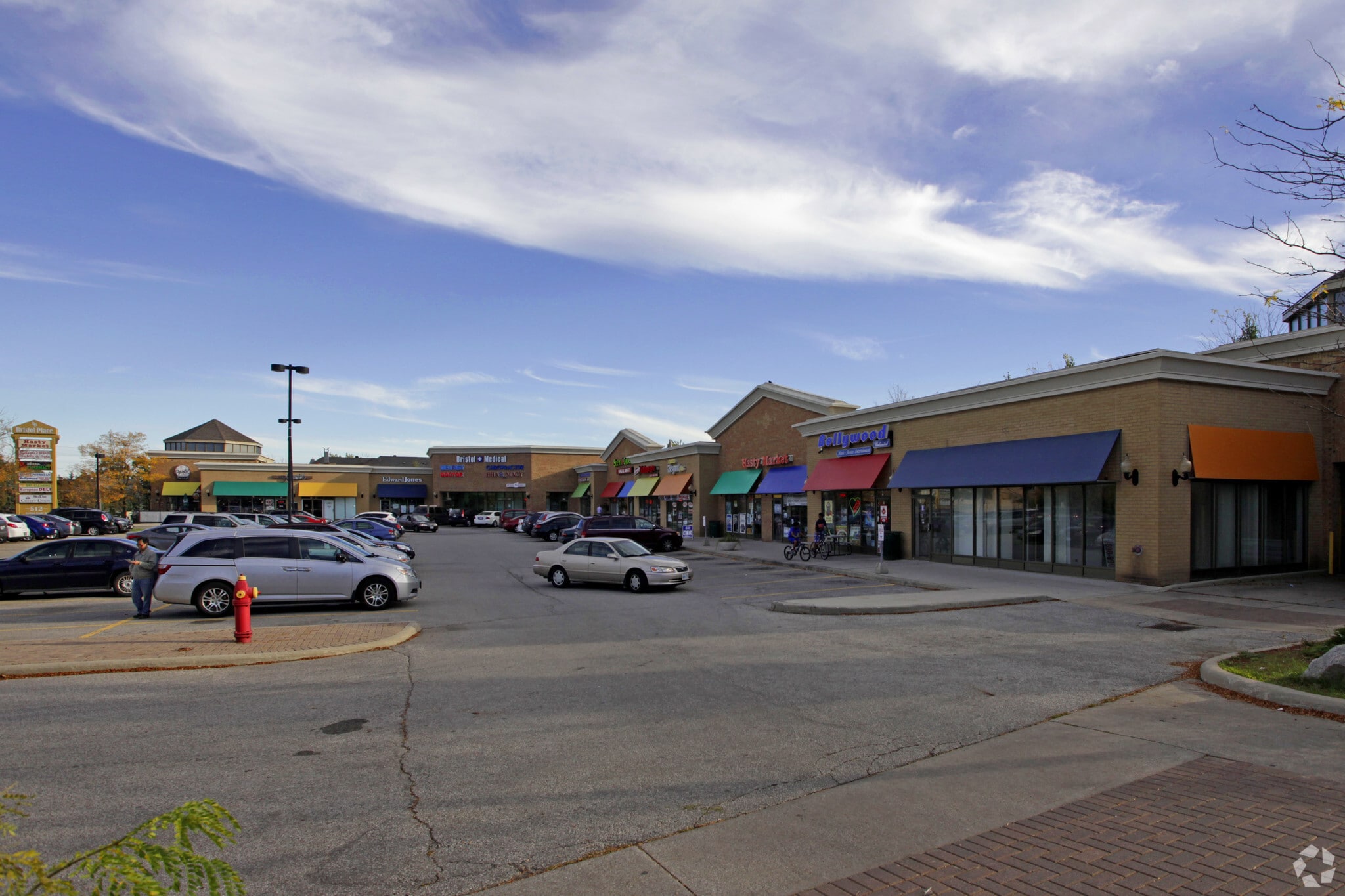 512 Bristol Rd W, Mississauga, ON for sale Primary Photo- Image 1 of 1