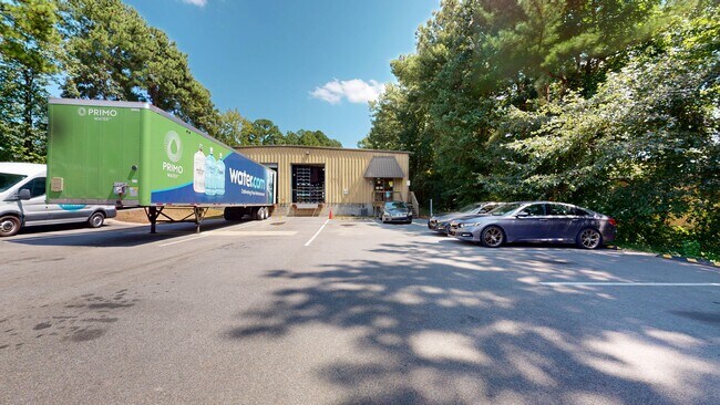 Plus de détails pour 5921 Triangle Dr, Raleigh, NC - Industriel à louer
