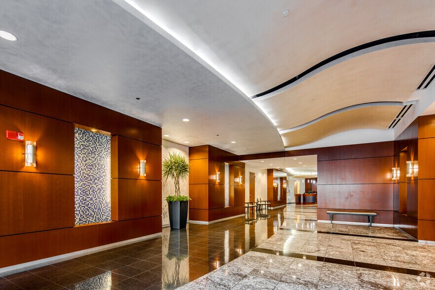 111 N Magnolia Ave, Orlando, FL à louer - Photo intérieure - Image 2 de 60