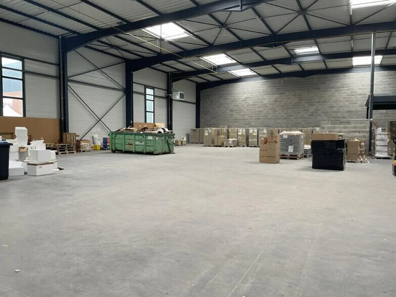 Office in Saint-Priest for lease - Building Photo - Image 3 of 14