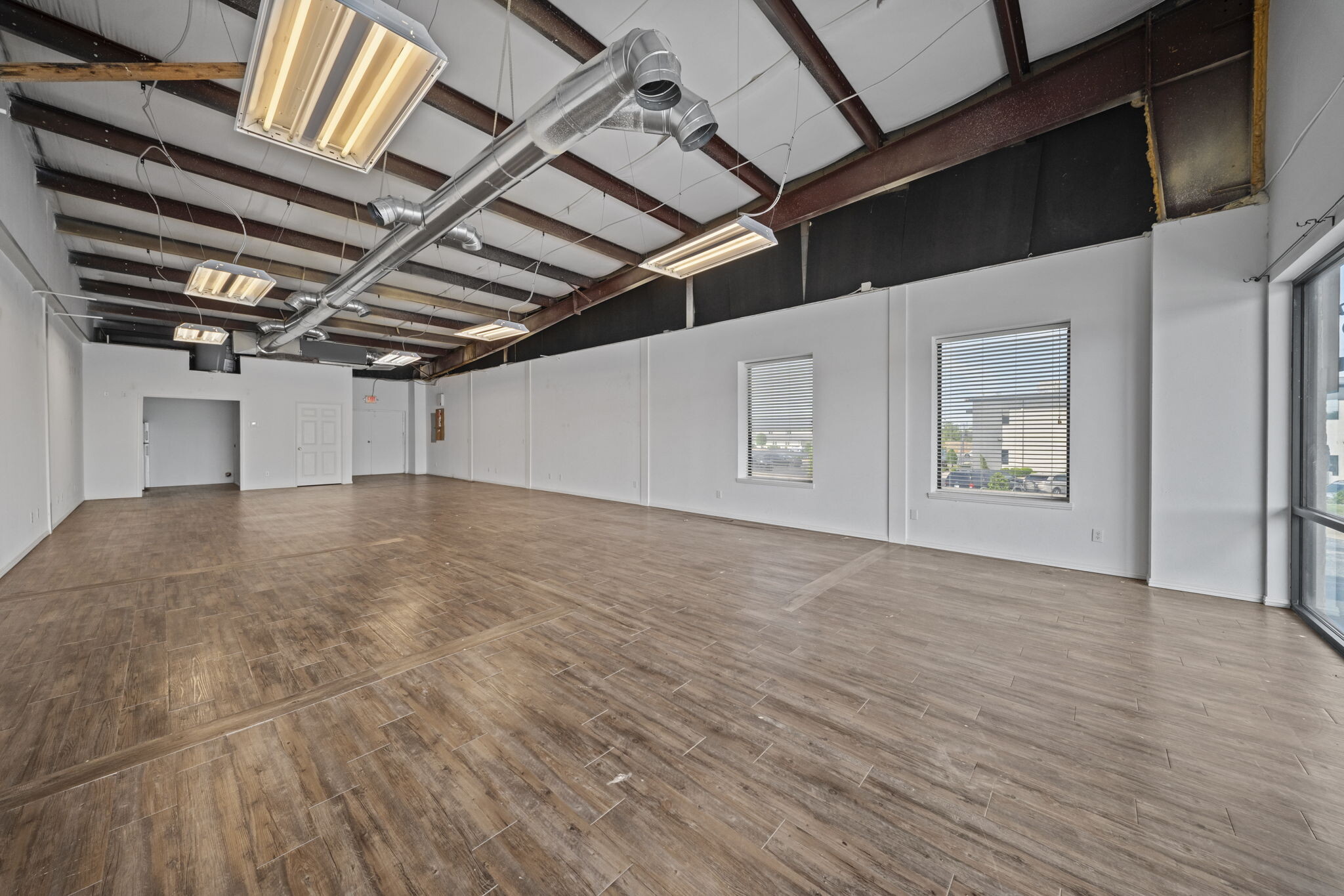 2212 S Walton Blvd, Bentonville, AR for lease Interior Photo- Image 1 of 2