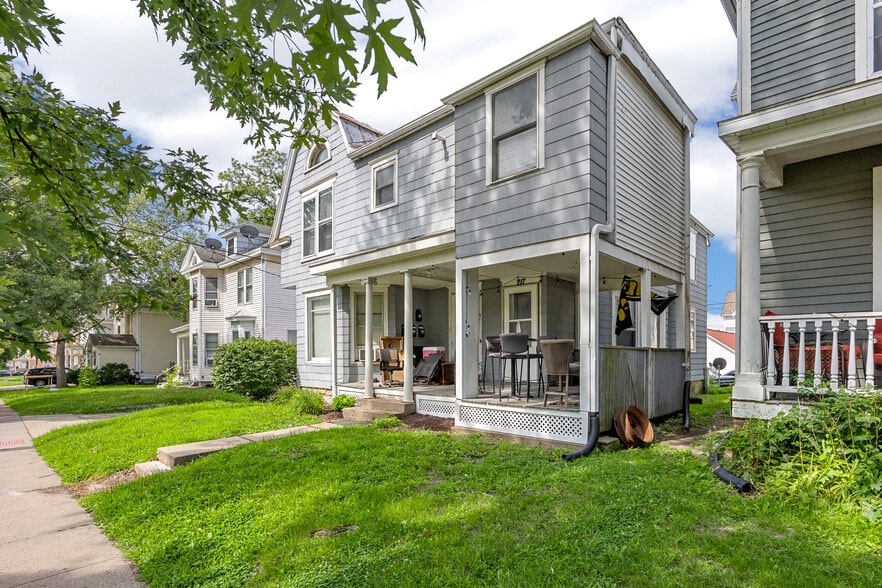 217 S Johnson St, Iowa City, IA for sale - Building Photo - Image 2 of 6