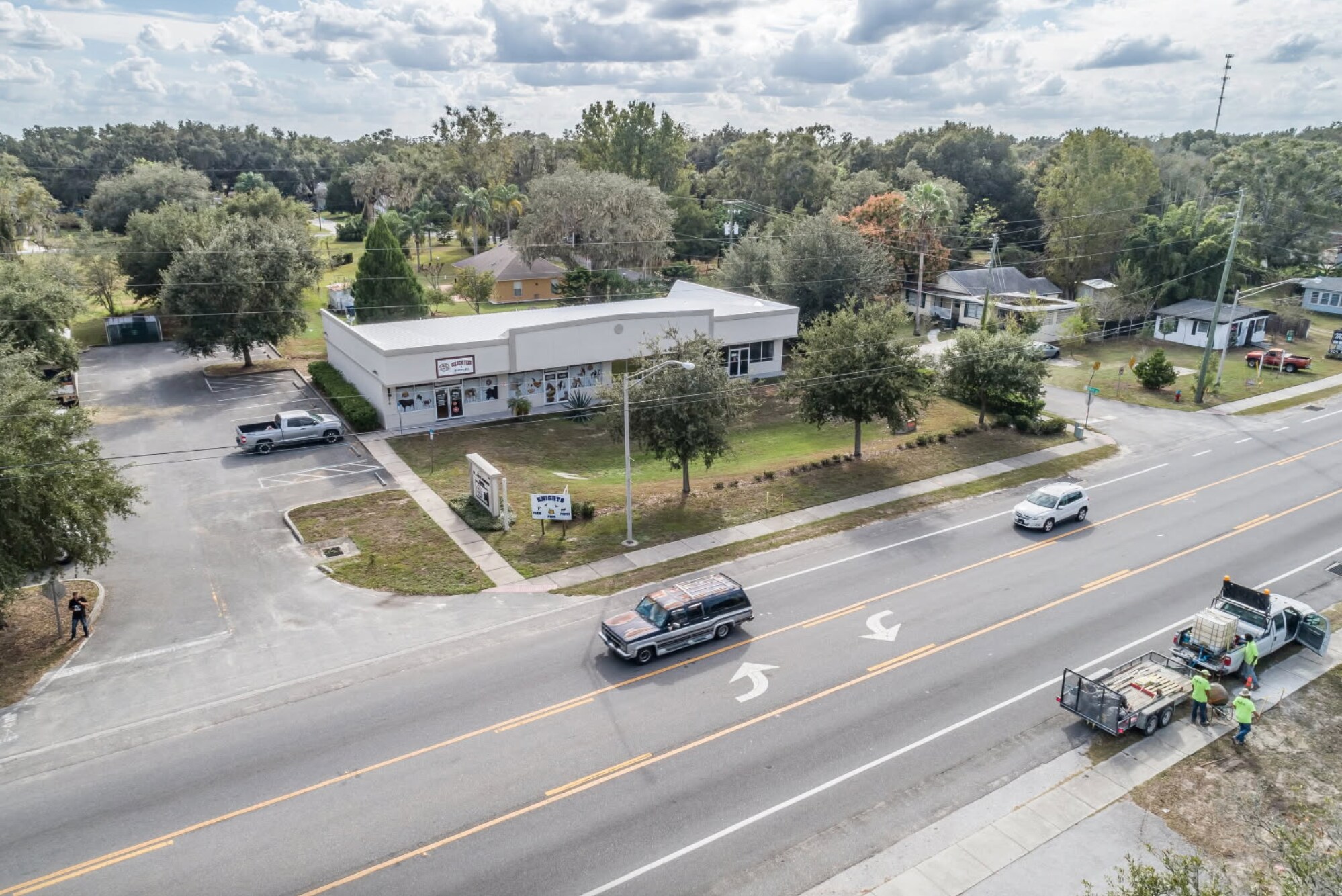 219 W Meyers Ave, Mascotte, FL for lease Building Photo- Image 1 of 5