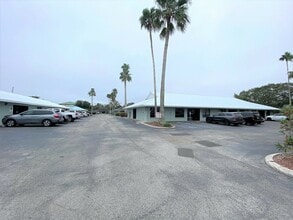 1341 10th St E, Palmetto, FL à louer Photo intérieure- Image 2 de 13