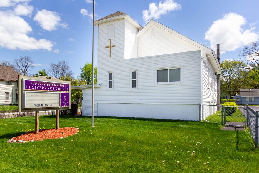 1196 Joslyn Ave, Pontiac, MI à vendre - Photo du bâtiment - Image 2 de 37