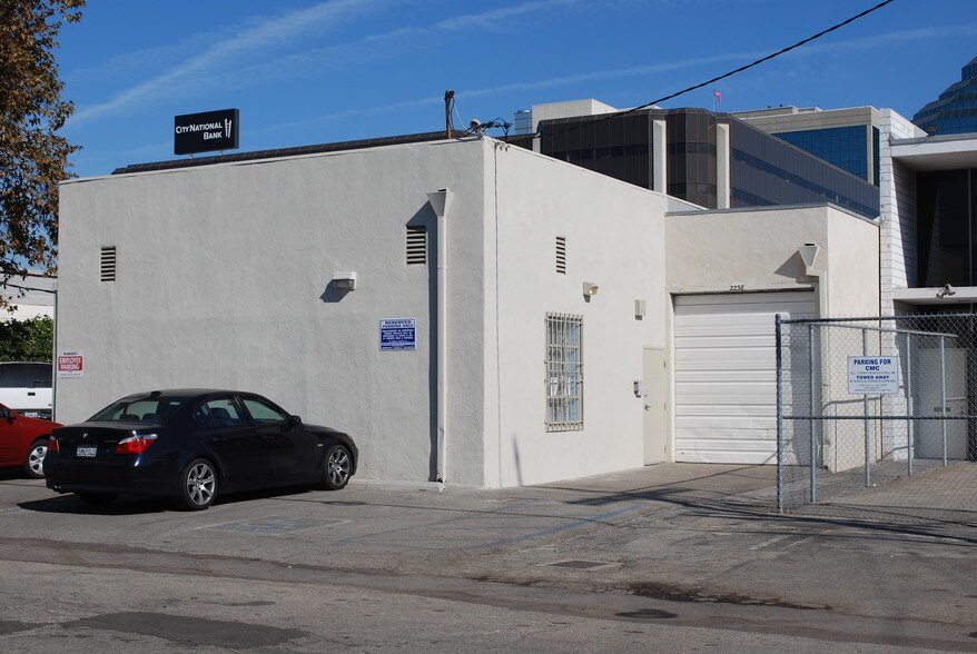 2238 Federal Ave, Los Angeles, CA à vendre - Photo du bâtiment - Image 2 de 4