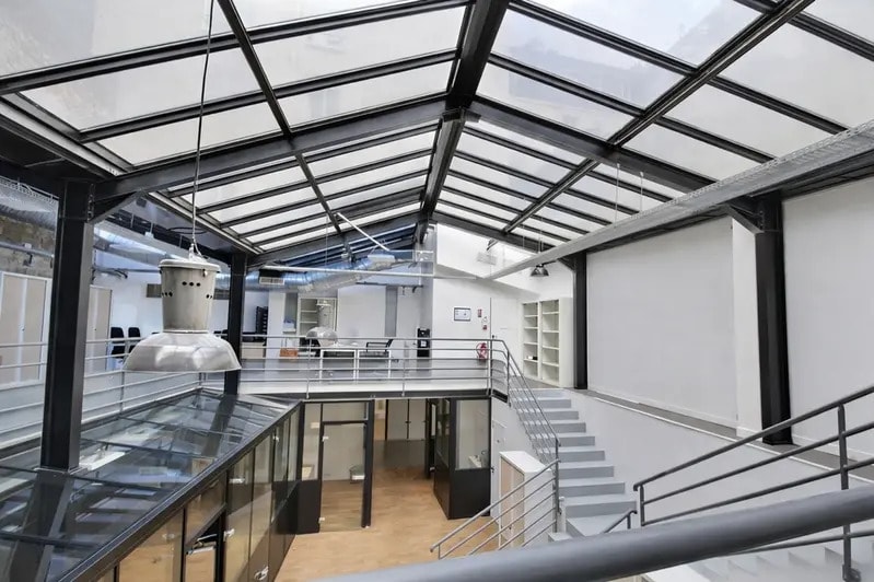 205 Rue Du Faubourg Saint-Martin, Paris for lease - Interior Photo - Image 3 of 7