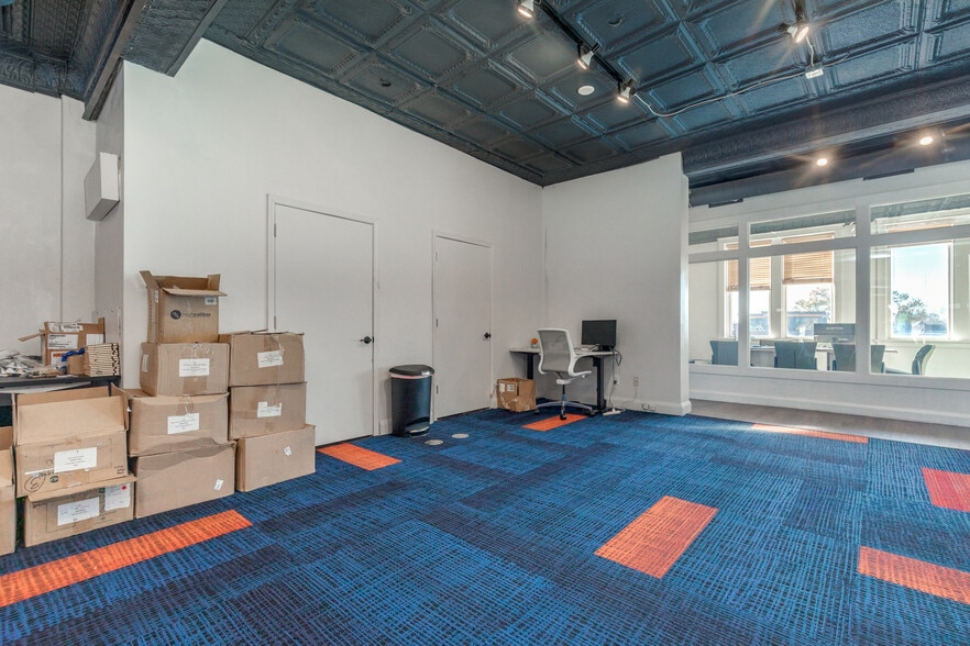 7420 Manchester Rd, Maplewood, MO for lease - Interior Photo - Image 2 of 7