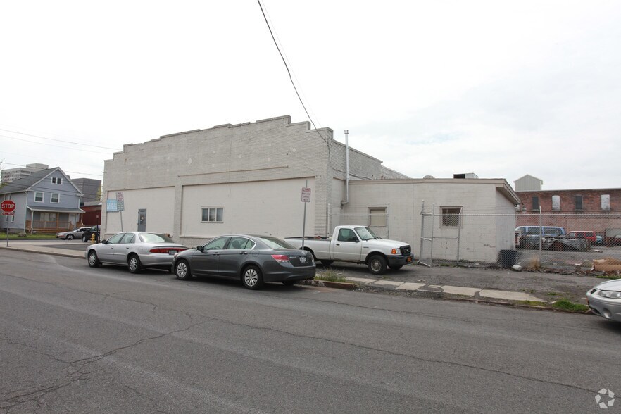 215 Park Ave, Syracuse, NY à louer - Photo du bâtiment - Image 3 de 3