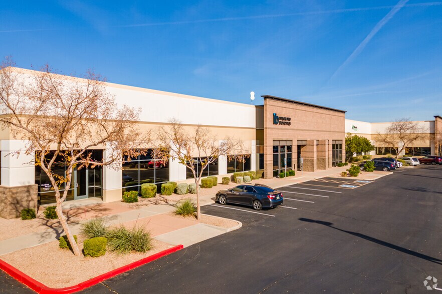 6150 W Chandler Blvd, Chandler, AZ à louer - Photo du bâtiment - Image 3 de 15