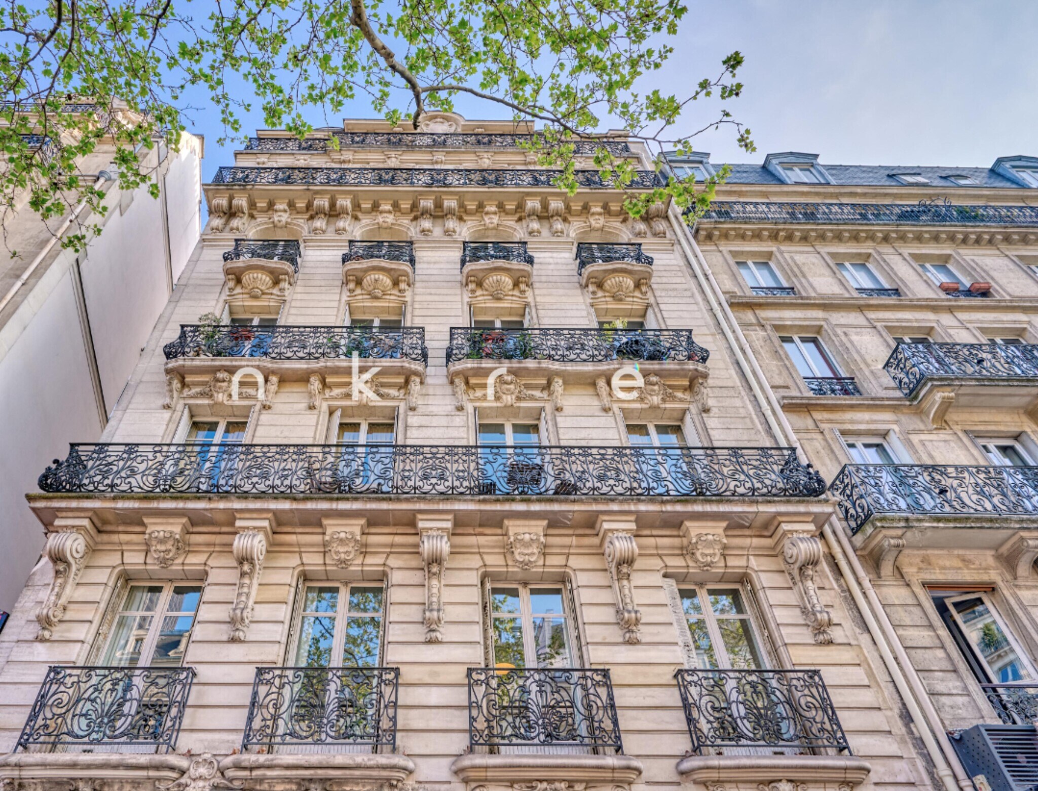 Office in Paris for sale Primary Photo- Image 1 of 17