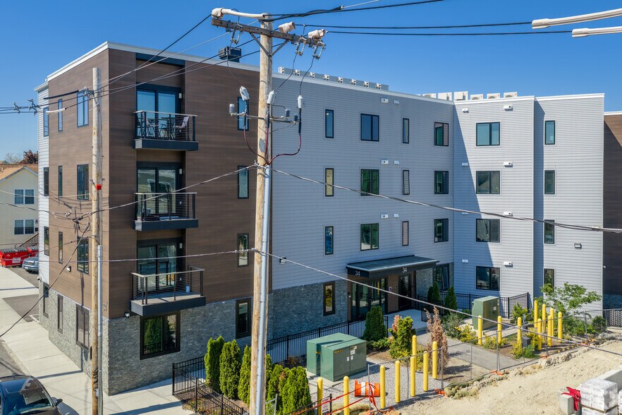 34 Knight St, Providence, RI à vendre - Photo principale - Image 1 de 39
