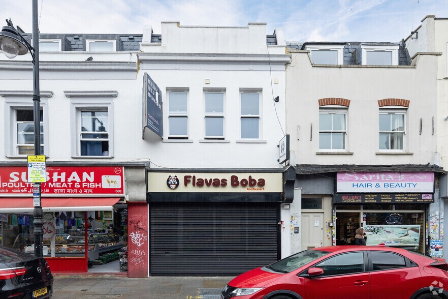 585 Roman Rd, Londres à vendre - Photo principale - Image 1 de 9