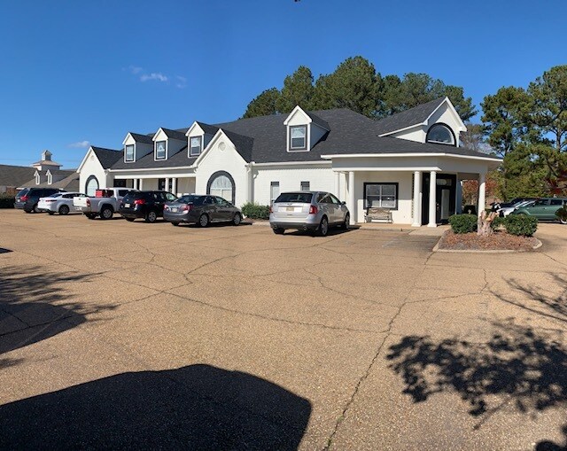 1350 W Government St, Brandon, MS à louer - Photo du bâtiment - Image 1 de 15