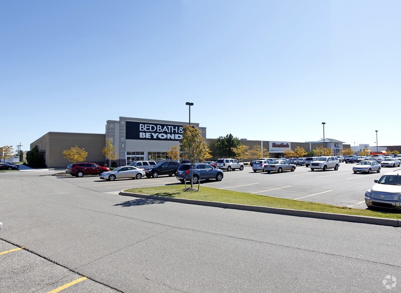 500-740 John R Rd, Troy, MI à louer - Photo du bâtiment - Image 2 de 5