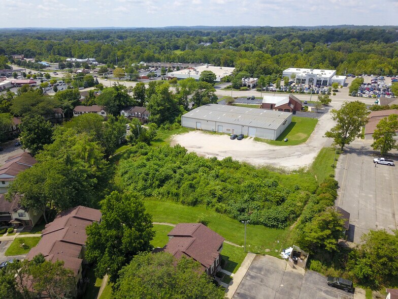 2379 S Walnut St, Bloomington, IN à vendre - Photo du bâtiment - Image 3 de 12