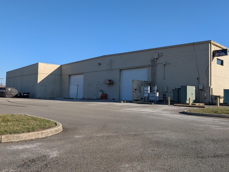 569 S Main St, Englewood, OH for lease - Building Photo - Image 2 of 10