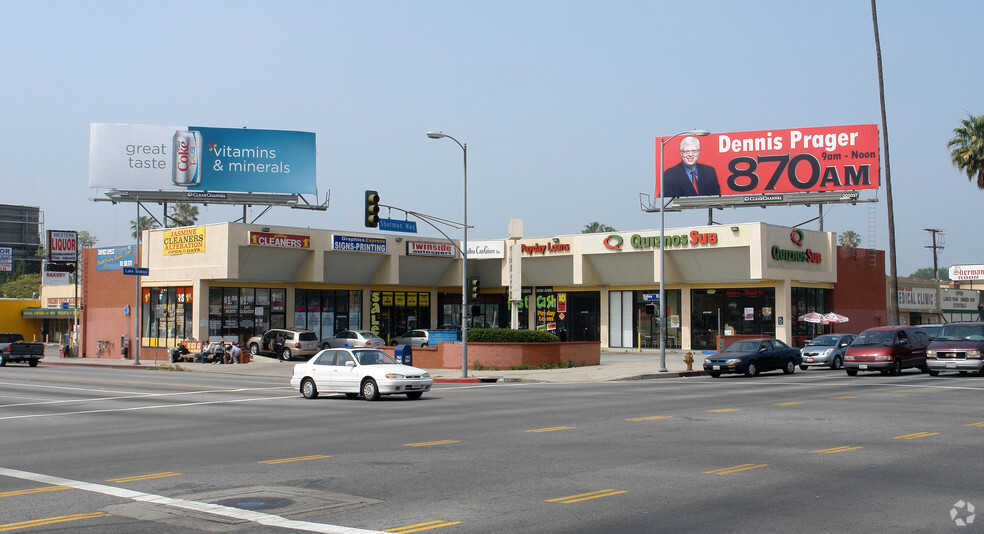 16900-16914 Sherman Way, Van Nuys, CA for sale - Primary Photo - Image 1 of 1