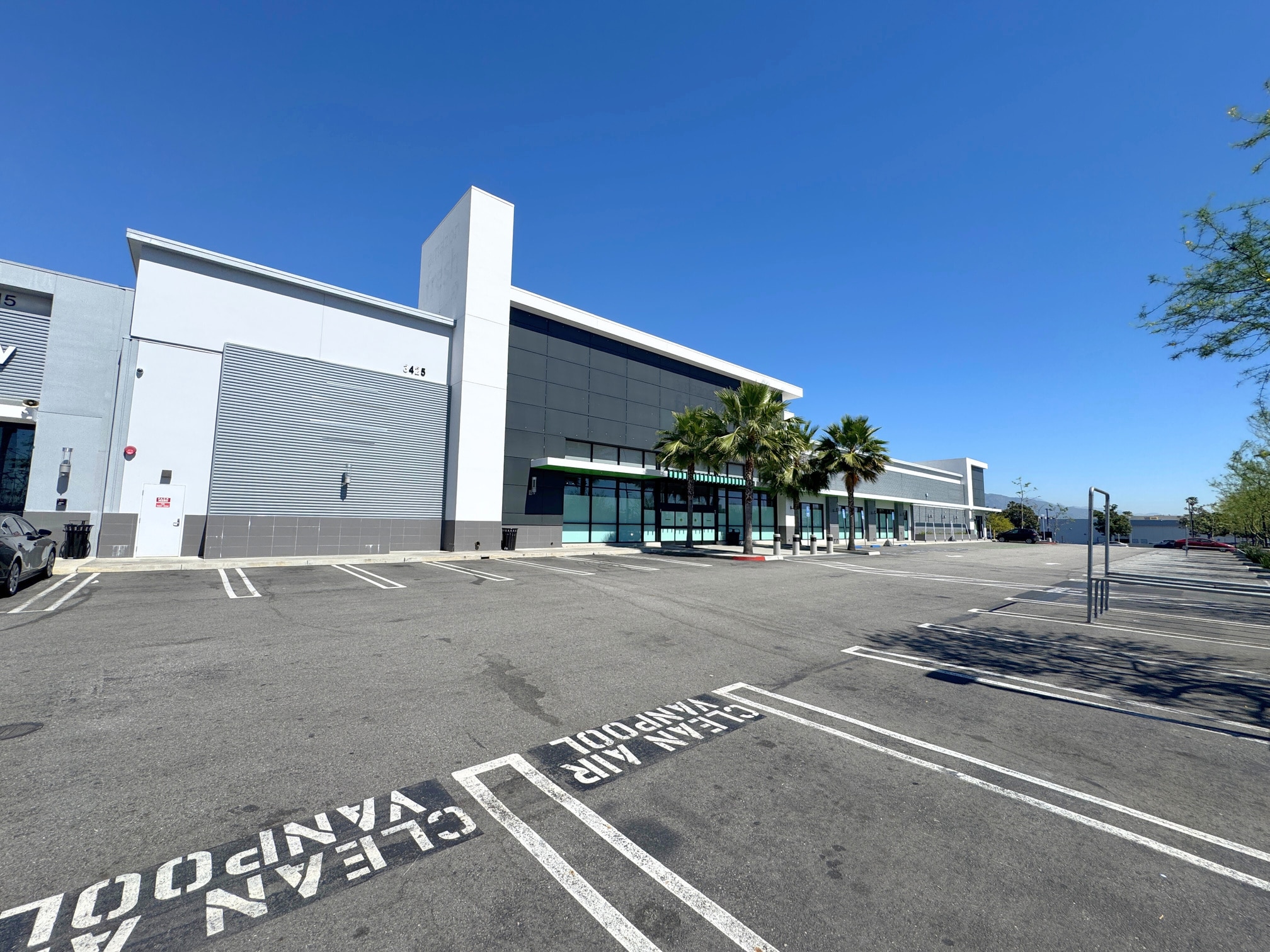 3405-3425 E Colorado Blvd, Pasadena, CA for lease Building Photo- Image 1 of 1