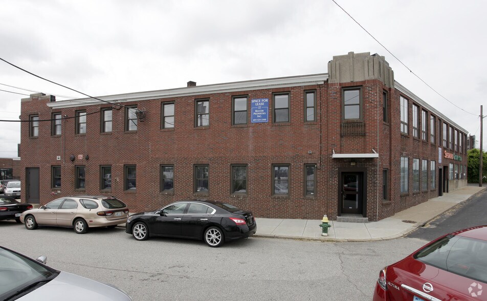 49 Pavilion Ave, Providence, RI à louer - Photo du bâtiment - Image 3 de 9