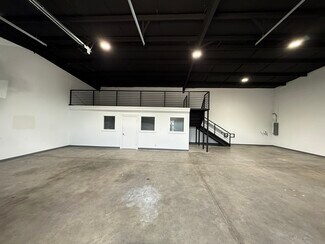 Plus de détails pour 221 Baker Rd, Houston, TX - Industriel à louer