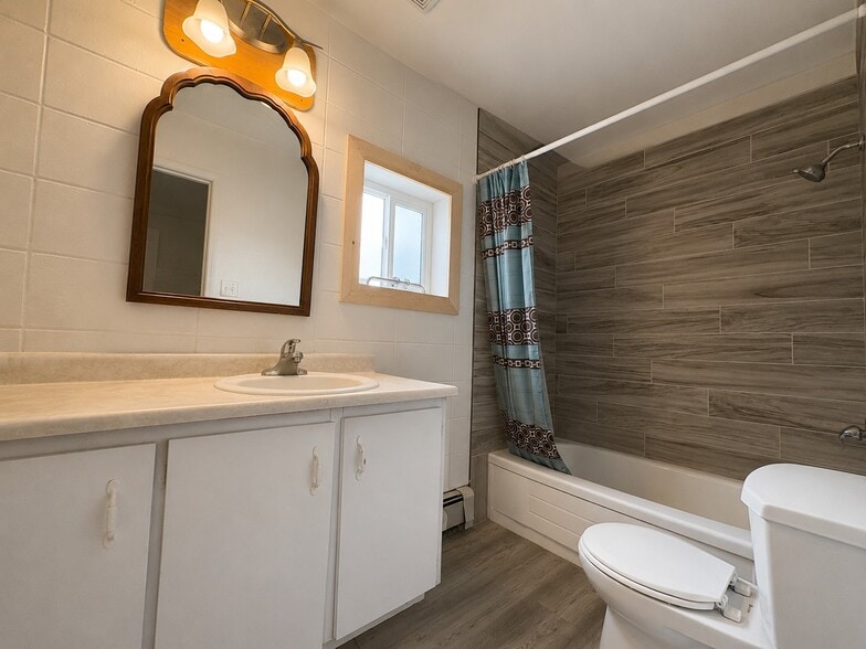 101 Centre St, Assiniboia, SK for sale - Building Photo - Image 3 of 21