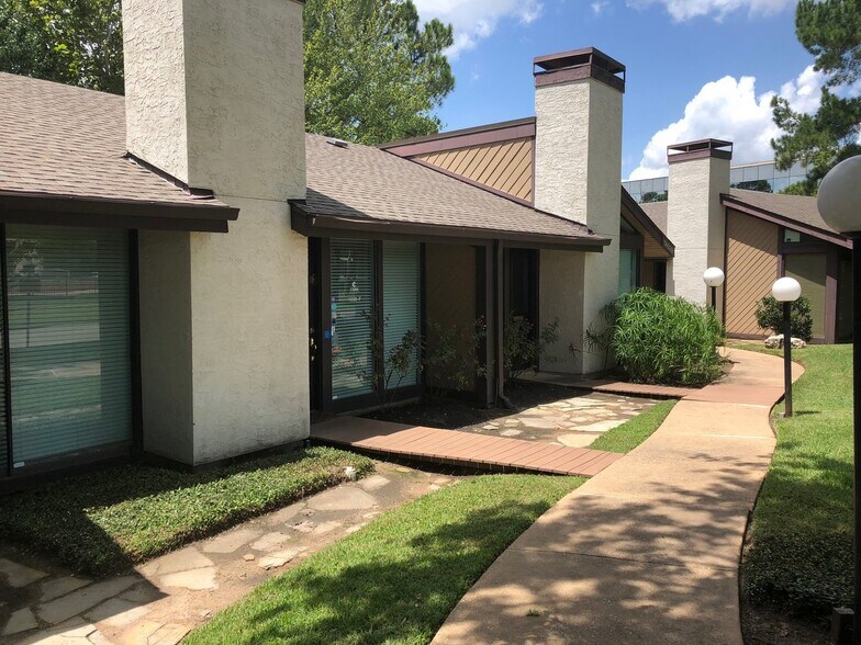 14339 Torrey Chase Blvd, Houston, TX à vendre - Photo du bâtiment - Image 2 de 21