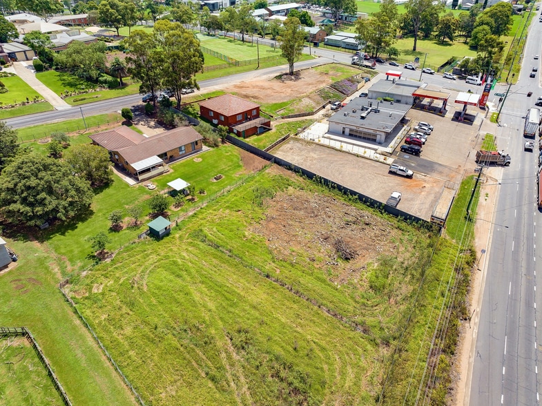 13-17 Felton St, Horsley Park for sale - Primary Photo - Image 1 of 3