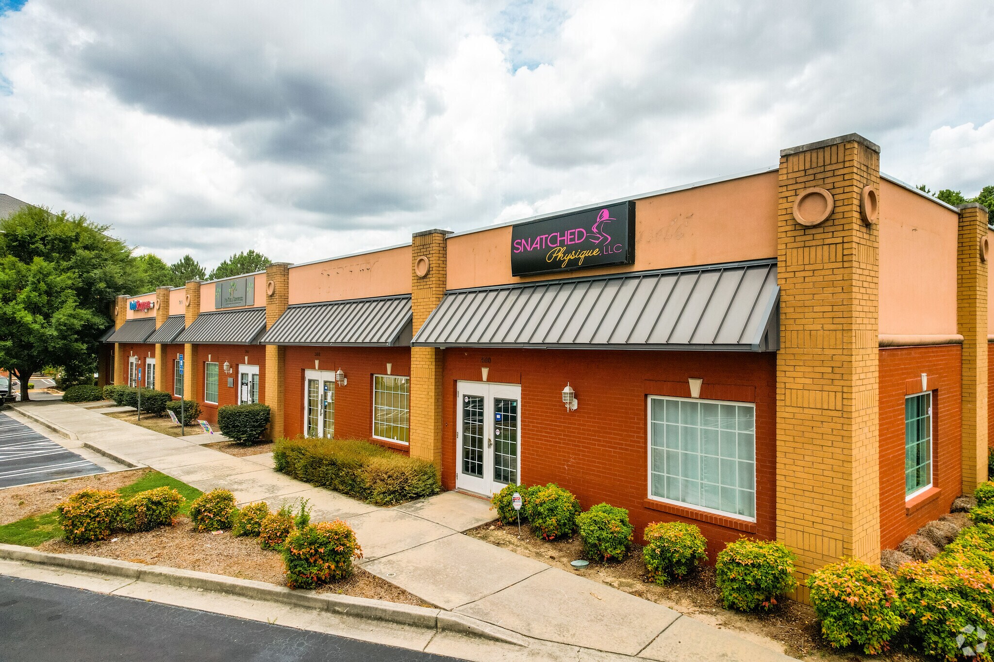 7910 Mall Ring Rd, Lithonia, GA à louer Photo principale- Image 1 de 9