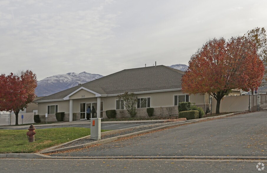 160 N Cutler Dr, North Salt Lake, UT à louer - Photo du bâtiment - Image 3 de 3