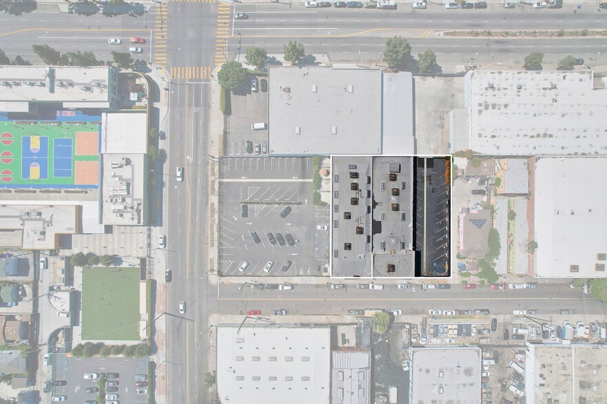 132 W 39th St, Los Angeles, CA for lease - Aerial - Image 3 of 10