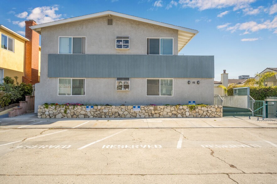 16 38th Pl, Long Beach, CA à vendre - Photo du bâtiment - Image 2 de 62