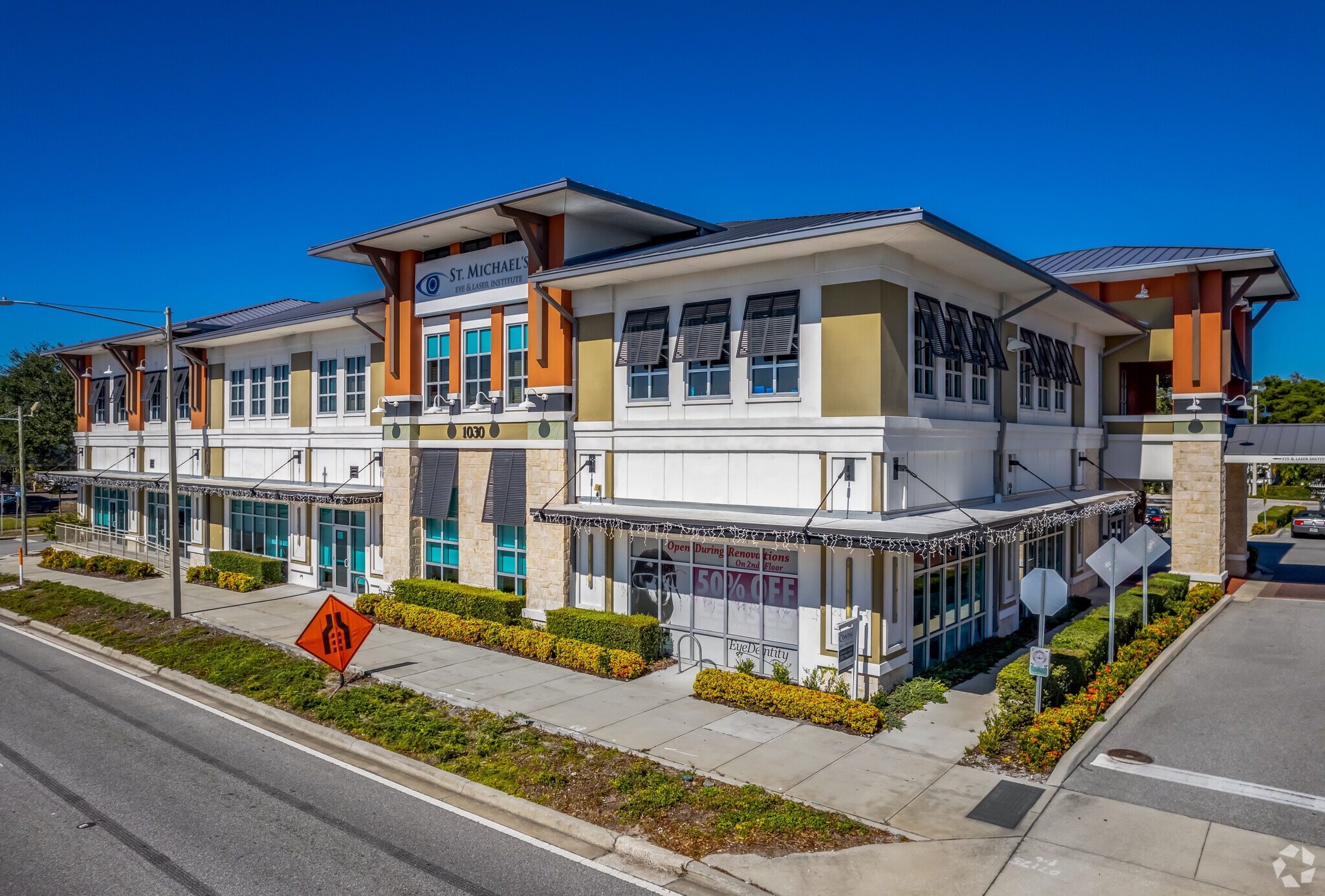 1030 W Bay Dr, Largo, FL à louer Photo principale- Image 1 de 41