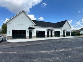 4662-4668 Hall Rd, Columbus, OH for lease Interior Photo- Image 1 of 13