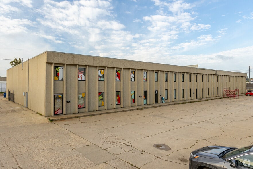 9803-9817 47th Ave NW, Edmonton, AB for lease - Primary Photo - Image 1 of 11