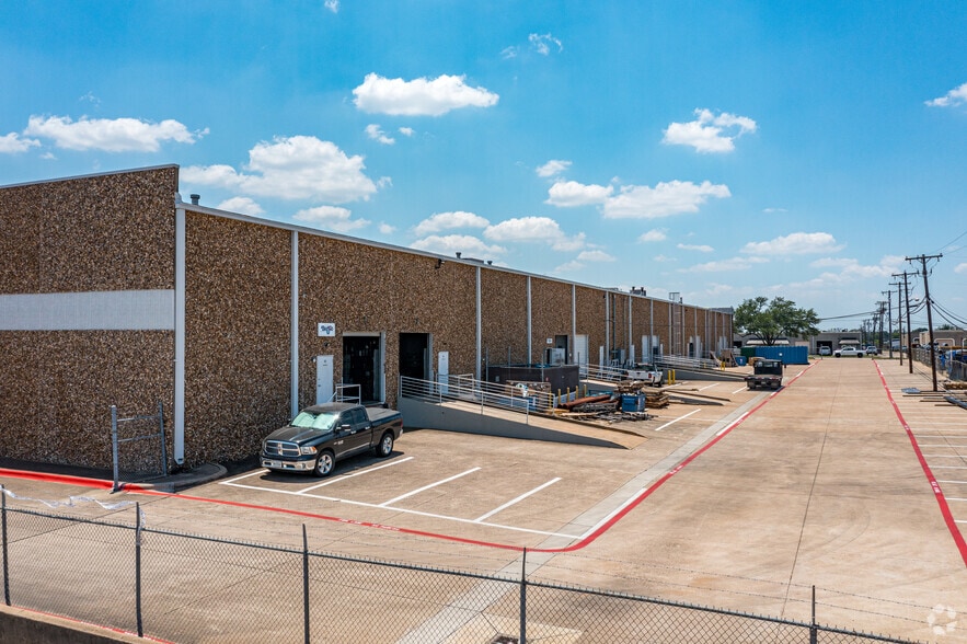 1401 Summit Ave, Plano, TX for lease - Building Photo - Image 3 of 6