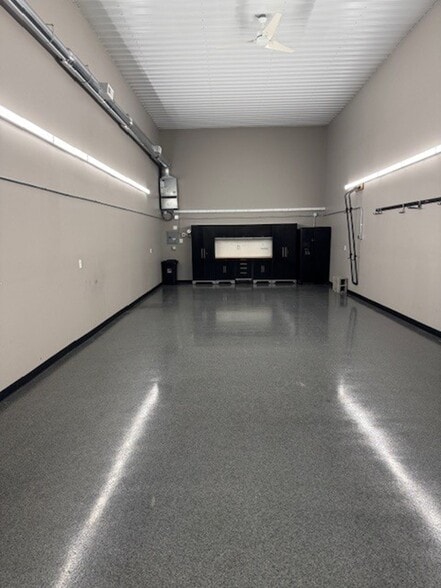 630 Sumpter St, Fort Wayne, IN à louer - Photo du bâtiment - Image 2 de 6