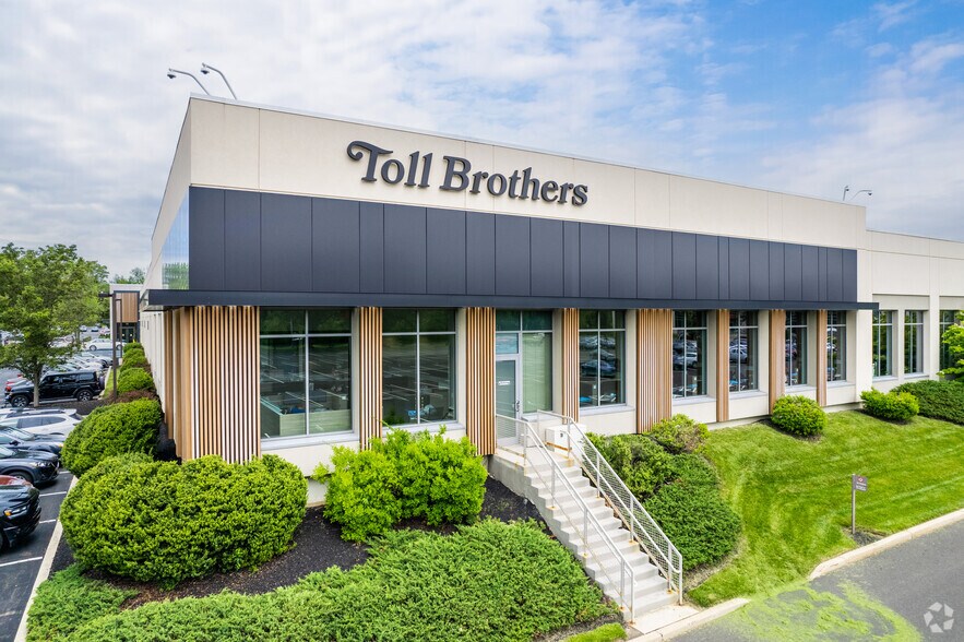 1100-1140 Virginia Dr, Fort Washington, PA à louer - Photo du bâtiment - Image 3 de 10