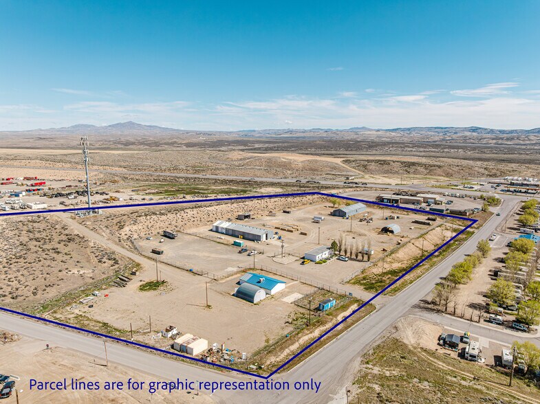 824 Poplar St, Carlin, NV à vendre - Photo du bâtiment - Image 3 de 107