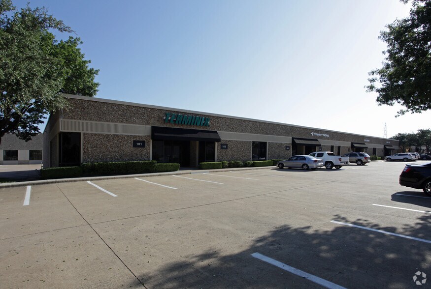 4601 Langland Rd, Farmers Branch, TX à louer - Photo du bâtiment - Image 2 de 5