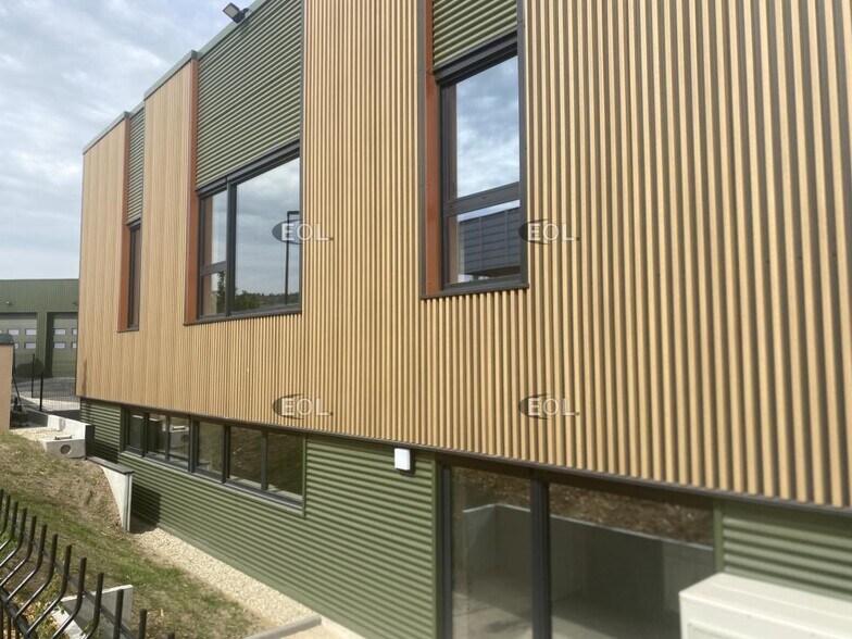 Flex in Thurins for sale - Building Photo - Image 2 of 17